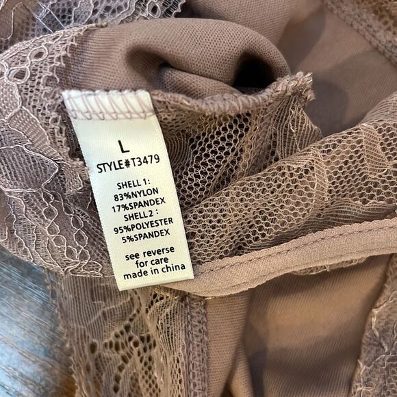 NWT bralette. Size large - Picture 4 of 4